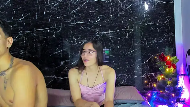 Couplehot  1 online show from January 4, 2025, 3:50 am