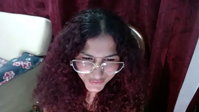 Snapshot of Cattleya1618 chatting on December 12, 2024, 4:15 am Cattleya1618 online show from December 12, 2024, 4:15 am