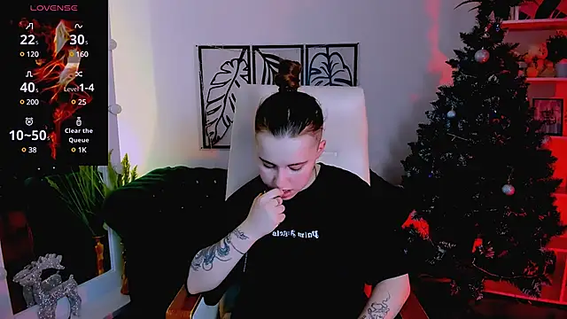 Dolly  Queen  online show from January 14, 2025, 2:29 am