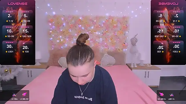 Dolly  Queen  online show from January 15, 2025, 9:09 pm