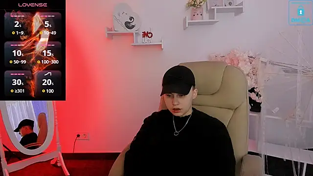 Dolly  Queen  online show from February 7, 2025, 8:53 pm