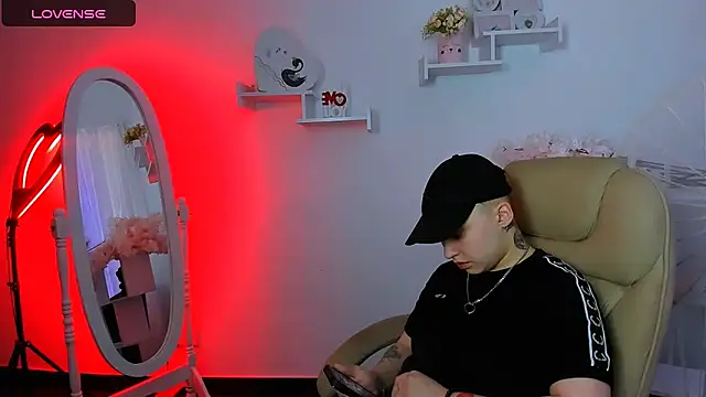 Dolly  Queen  online show from February 15, 2025, 12:48 am