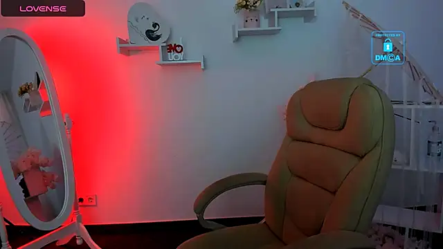 Dolly  Queen  online show from February 25, 2025, 9:02 pm