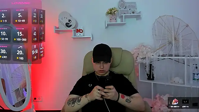 Dolly  Queen  online show from March 8, 2025, 9:51 pm