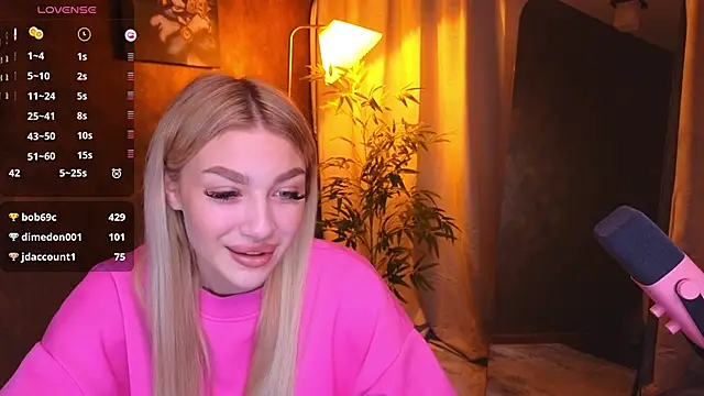 Ella Milla online show from January 13, 2025, 8:37 am