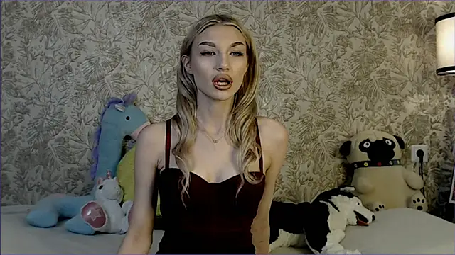 Ella Milla online show from November 12, 2025, 10:48 am