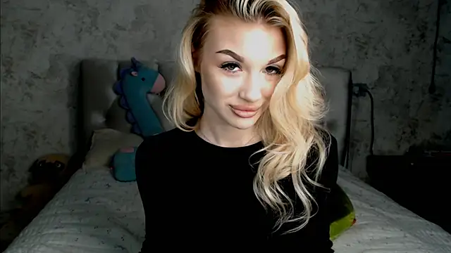 Ella Milla online show from April 16, 2026, 1:56 pm