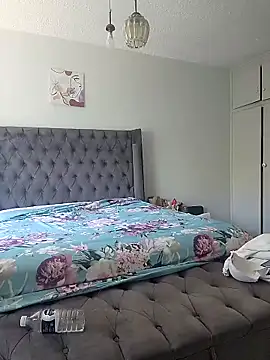 Drippincaty online show from September 22, 2025, 8:49 am