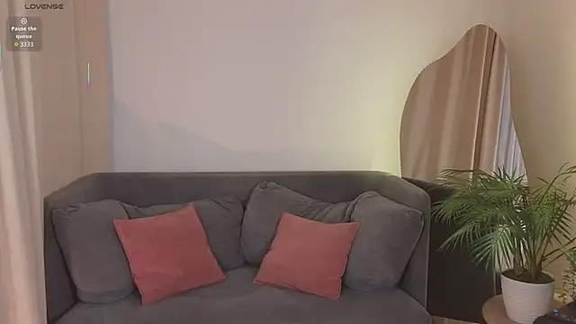 Curly Moon online show from March 3, 2026, 7:03 am