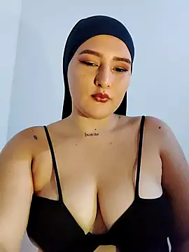 Celeste camila18 online show from September 13, 2025, 8:08 pm