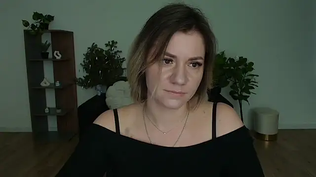 MariaSttone online show from February 4, 2025, 1:27 pm