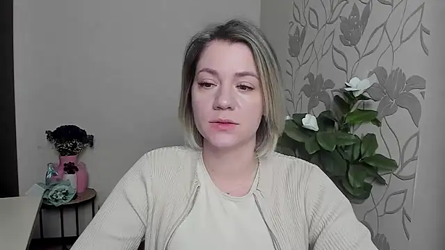 MariaSttone online show from March 17, 2025, 6:32 pm