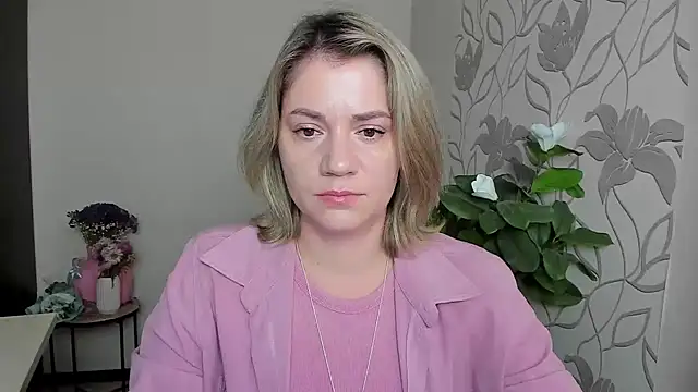 MariaSttone online show from September 23, 2025, 1:47 pm