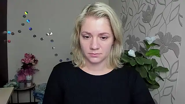 MariaSttone online show from December 4, 2025, 5:32 pm