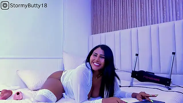 StormyButty18 online show from March 15, 2025, 4:13 am