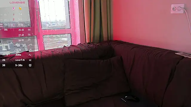 MonicaRocket online show from December 3, 2025, 10:35 am