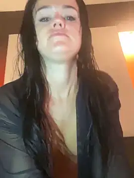 Snapshot of English-Chloe96 chatting on February 4, 2025, 2:39 am English-Chloe96 online show from February 4, 2025, 2:39 am