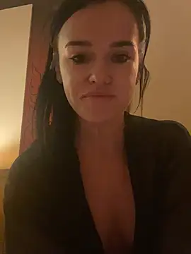 Snapshot of English-Chloe96 chatting on February 26, 2025, 5:39 pm English-Chloe96 online show from February 26, 2025, 5:39 pm