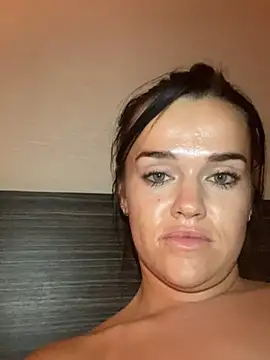 Snapshot of English-Chloe96 chatting on March 4, 2025, 4:38 am English-Chloe96 online show from March 4, 2025, 4:38 am