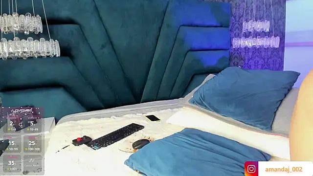 amandaaJones  online show from February 8, 2025, 12:50 pm