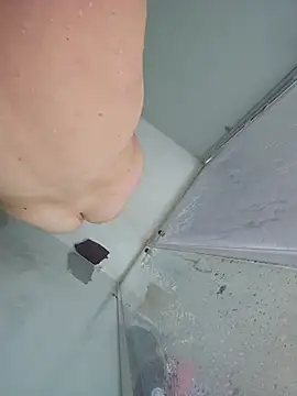 Azerty0911 online show from November 28, 2025, 10:34 pm