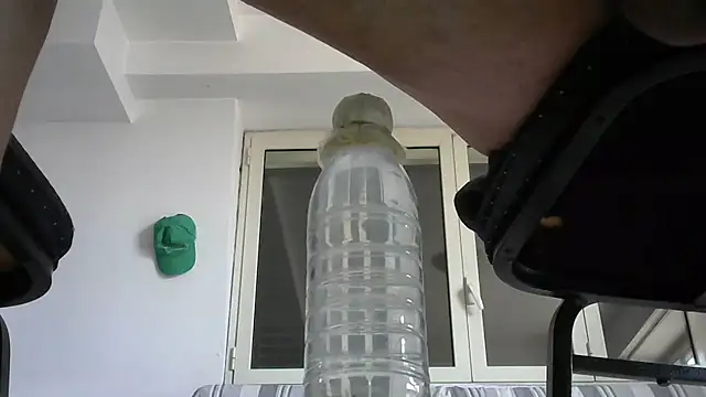 Snapshot of alkro63 chatting on August 7, 2026, 1:02 pm alkro63 online show from August 7, 2026, 1:02 pm