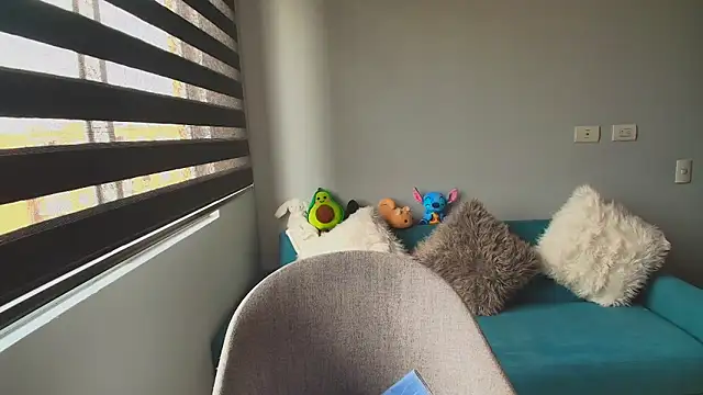 Lauri  fit online show from March 16, 2026, 7:07 pm