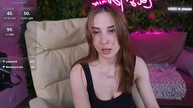 JennyyLuv online show from March 5, 2025, 4:35 pm