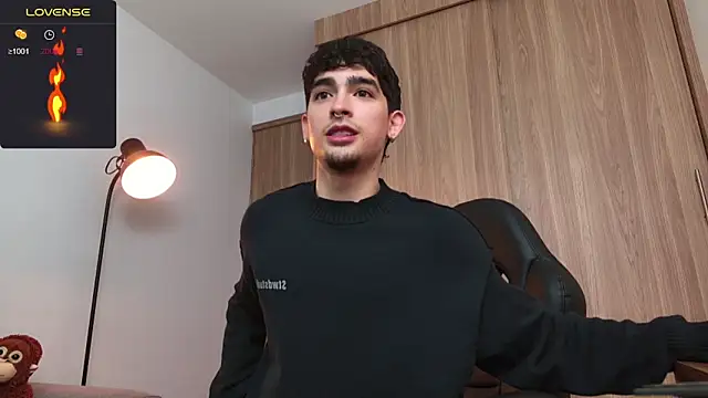 Snapshot of zenn_rush1 chatting on December 31, 2024, 12:25 pm zenn rush1 online show from December 31, 2024, 12:25 pm