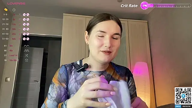 Maria Bowie online show from September 15, 2025, 7:41 am