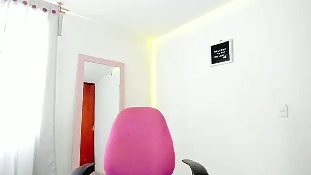 Anniie grey online show from December 18, 2024, 2:17 pm