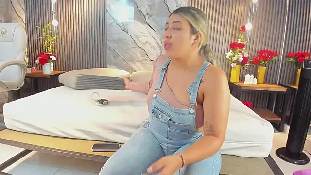 julietha taylor online show from February 25, 2026, 2:32 am