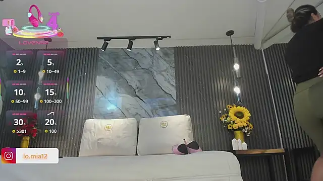 julietha taylor online show from April 18, 2026, 1:53 am