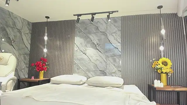 julietha taylor online show from April 22, 2026, 9:27 pm