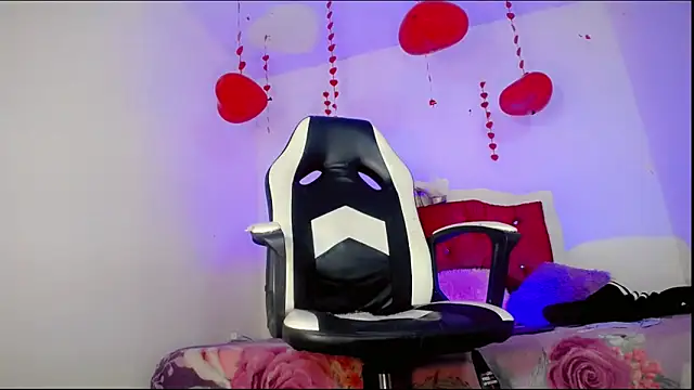 Gabyqueen70 online show from February 19, 2025, 11:14 pm