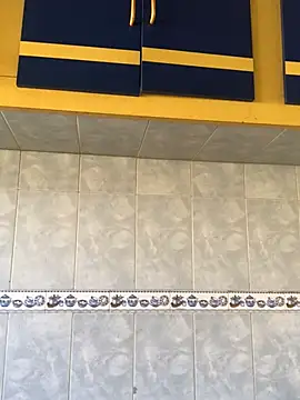 isacalejandroo online show from February 6, 2025, 6:56 pm