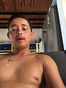 isacalejandroo online show from February 8, 2025, 4:47 pm