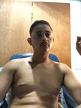 isacalejandroo online show from February 12, 2025, 5:37 pm