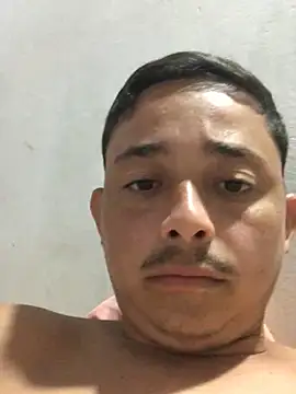 isacalejandroo online show from February 26, 2025, 1:43 am