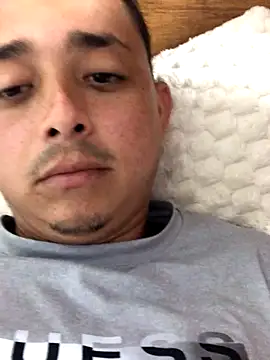 isacalejandroo online show from September 23, 2025, 11:19 pm