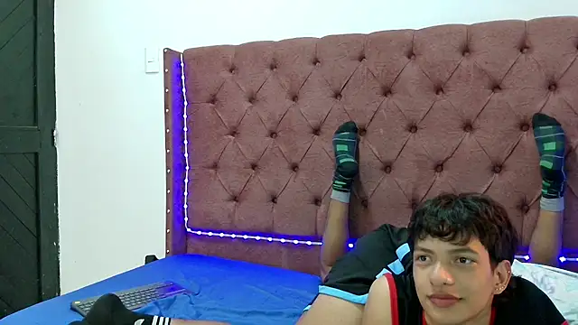 boys yourparty online show from January 30, 2025, 1:42 pm