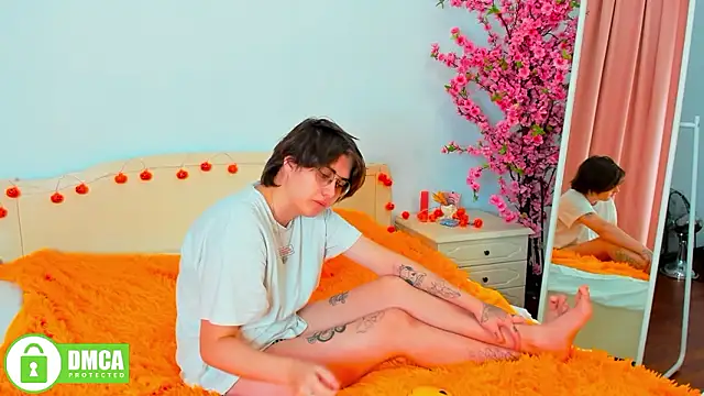 Funny bunnyy online show from December 2, 2024, 3:37 am