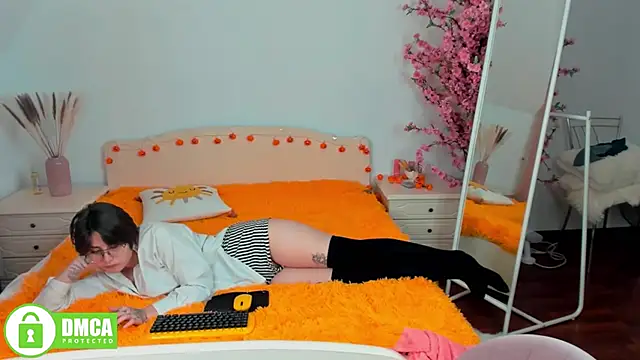 Funny bunnyy online show from December 3, 2024, 3:20 am