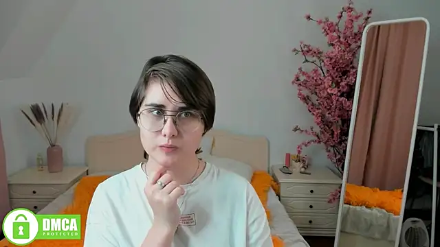 Funny bunnyy online show from December 6, 2024, 2:46 am