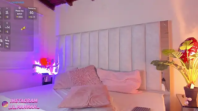 lil hanna18 online show from March 19, 2025, 6:23 pm