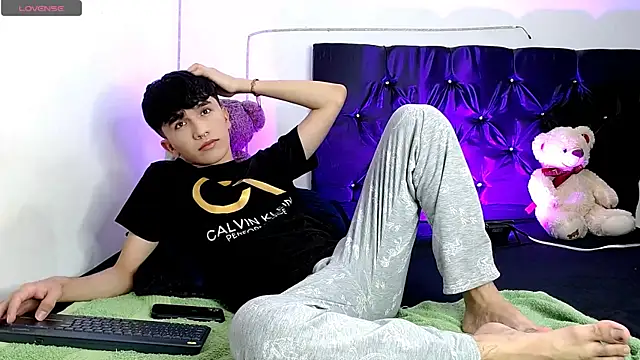 benji hoter online show from October 2, 2025, 9:44 pm