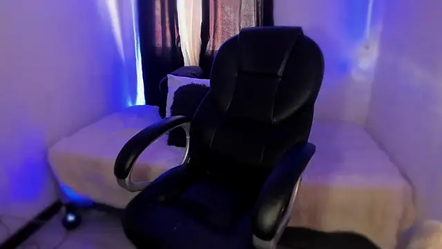 isabelithaa online show from September 27, 2025, 1:16 pm