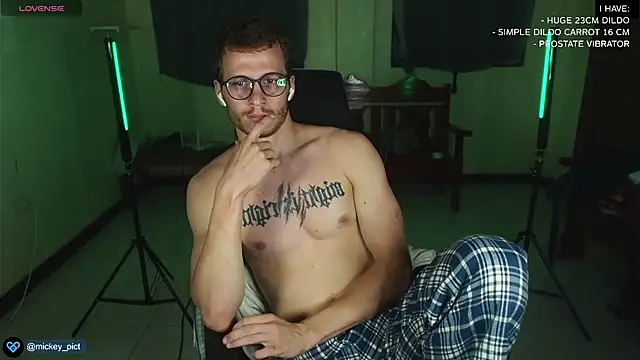 mickeypict online show from December 25, 2024, 9:34 am