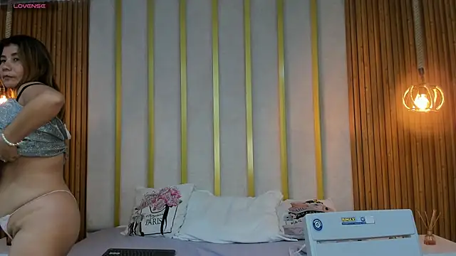 love mommy online show from March 9, 2025, 8:51 am