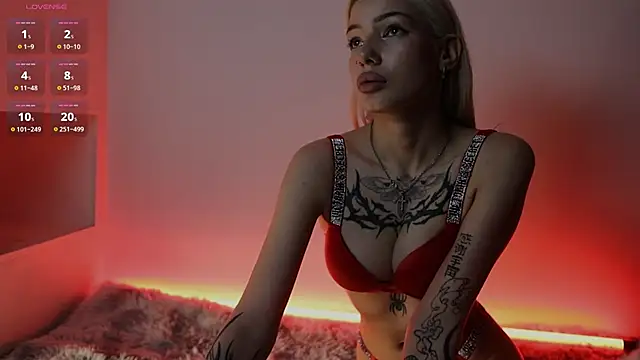 Snapshot of LolaStifler chatting on January 6, 2025, 12:27 am LolaStifler online show from January 6, 2025, 12:27 am